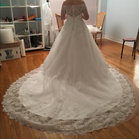 Lace ball gown wedding dress - Picture 4 of 7